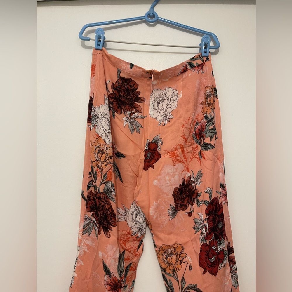 NWT BB Dakota Isabelle Revolve Sugar Coral Floral Cropped Ruffle Flared Pants - Picture 8 of 16